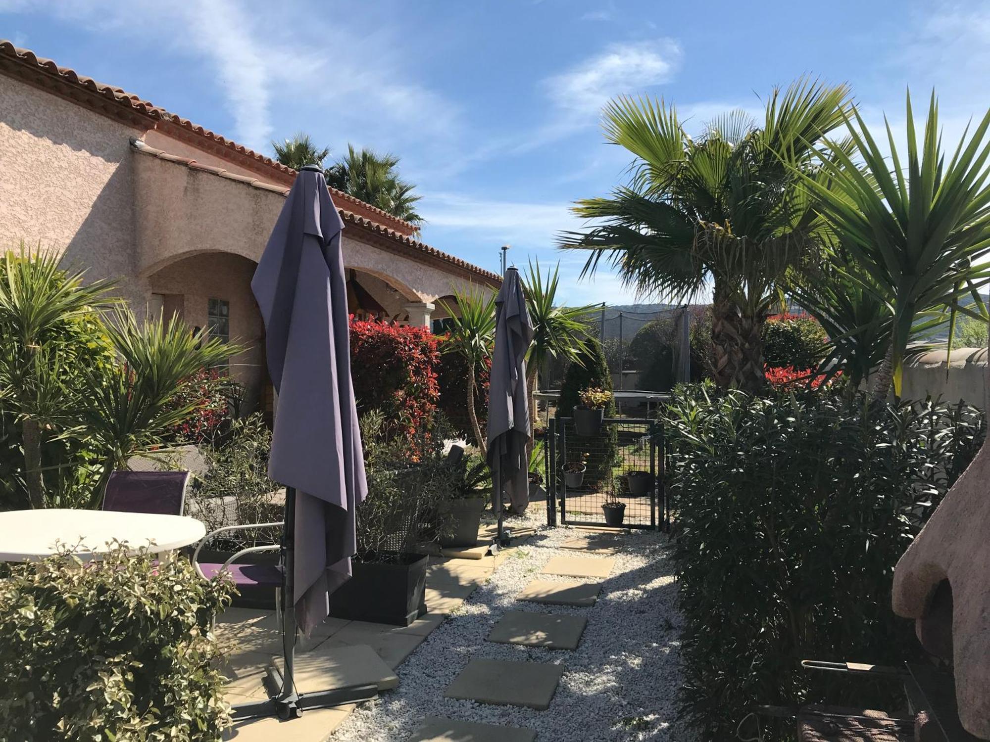Gite De Larmonys Gigean Exterior photo